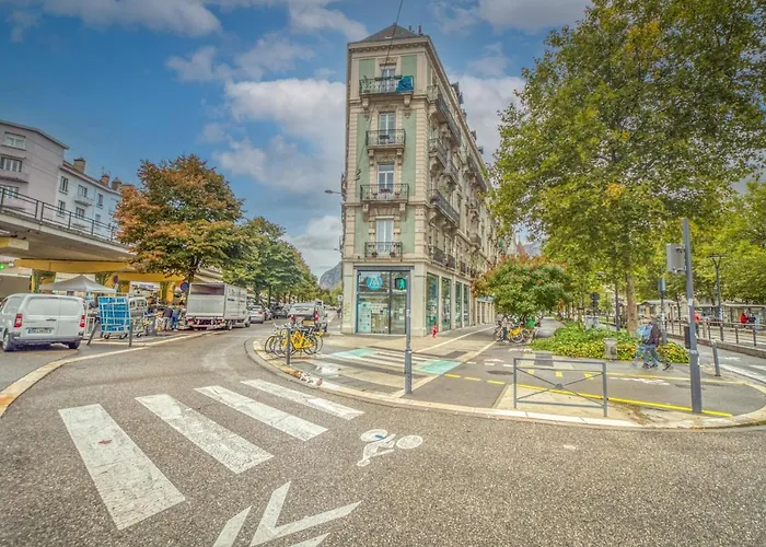 Le Petit Jaures - Gare / Tram Apartment